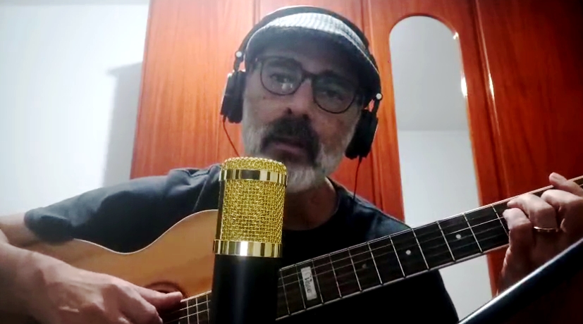 "Tocando em Frente"